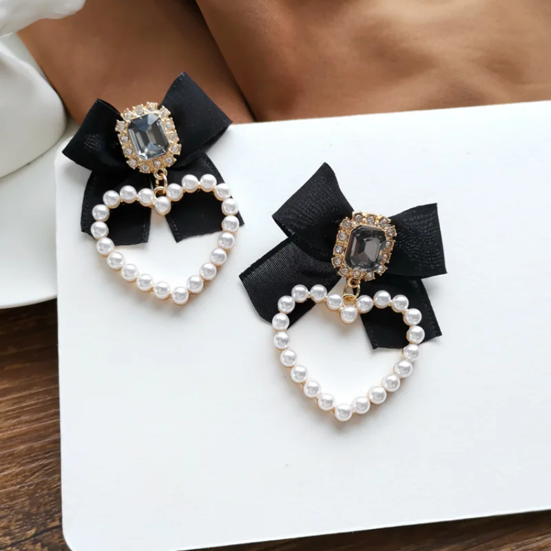 

S925 needle Sweet Jewelry Black Bowknot Earrings 2022 New Design Crystal Glass Simulated Pearls Heart Drop Earrings For Girl