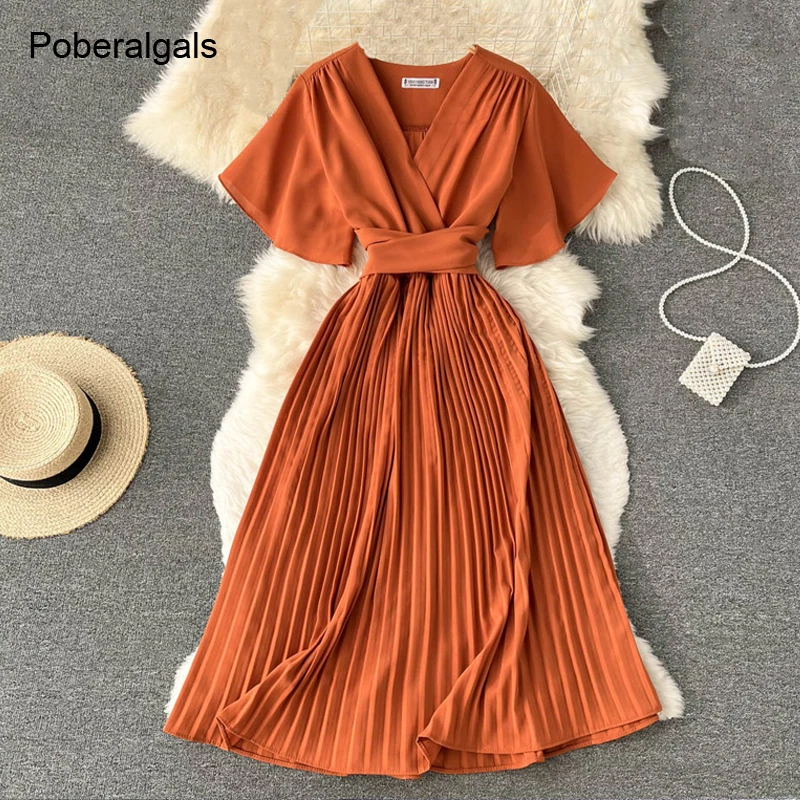 

Женское платье-трапеция с коротким рукавом, V-образным вырезом