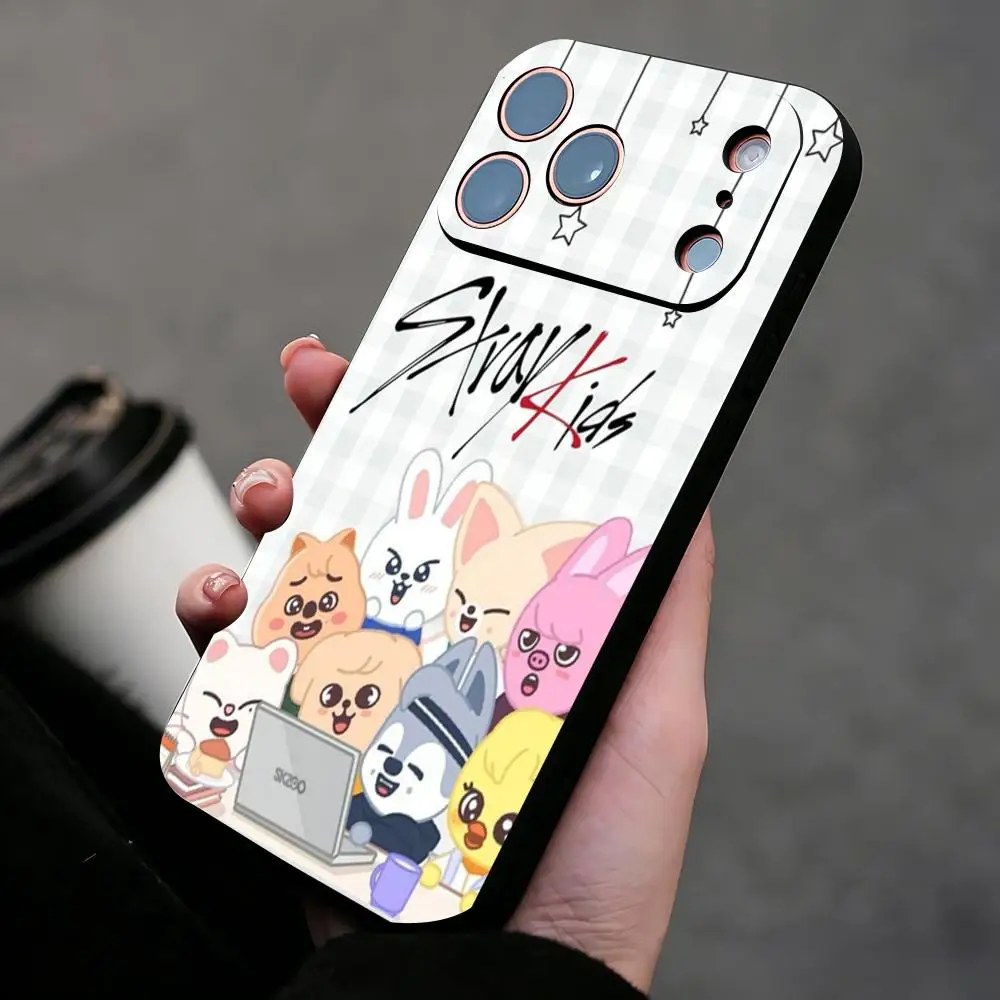 Чехол для телефона с изображением корейской бой-группы S-STRAYES для iPhone 17 16 15 14 13 12 X XR XS 8 Plus Mini Pro Max, мягкий, черный, противоударный (art.: 3920db6a91867) - 3920db6a91867