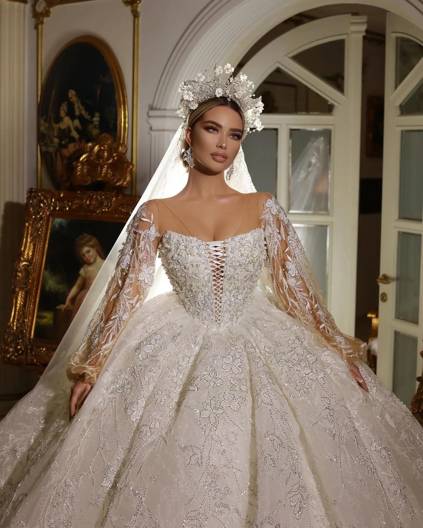 Glamorous White Ball Gown Wedding Dresses Appliques Pearls Sequins Long Sleeves Bridal Gowns Sexy Vintage robes de mariée |