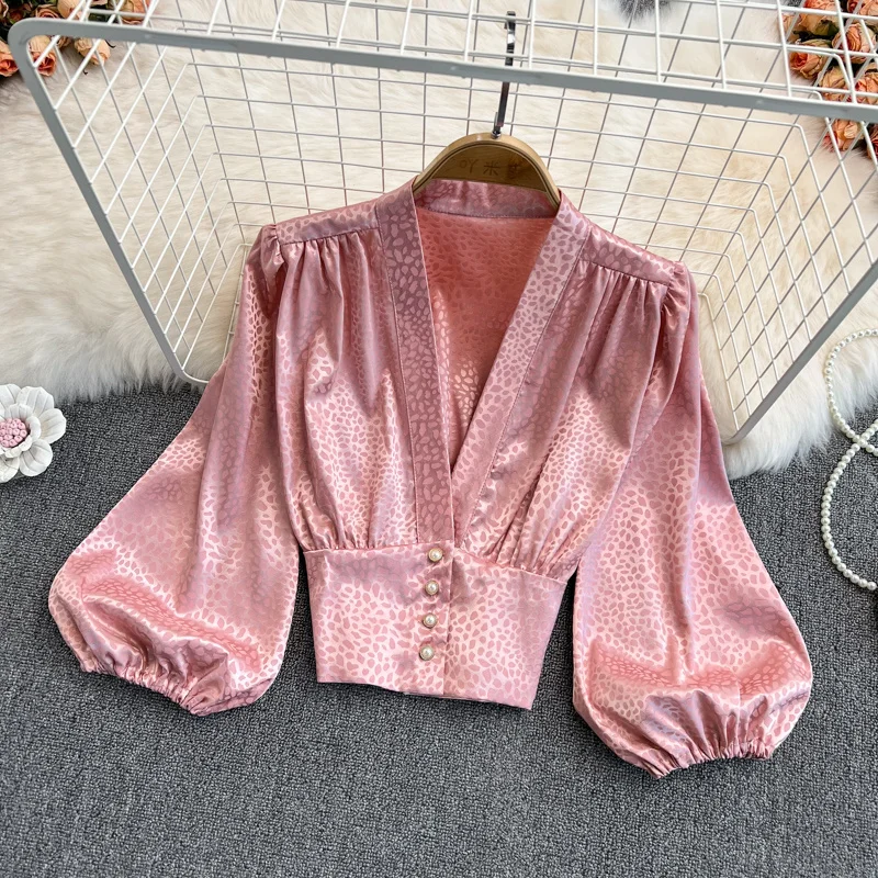 

Leopard Print Chic Short Blouse Women Court Style Slim Temperament Shirt V-neck Vintage Lantern Sleeve Top Fashion Female Spring