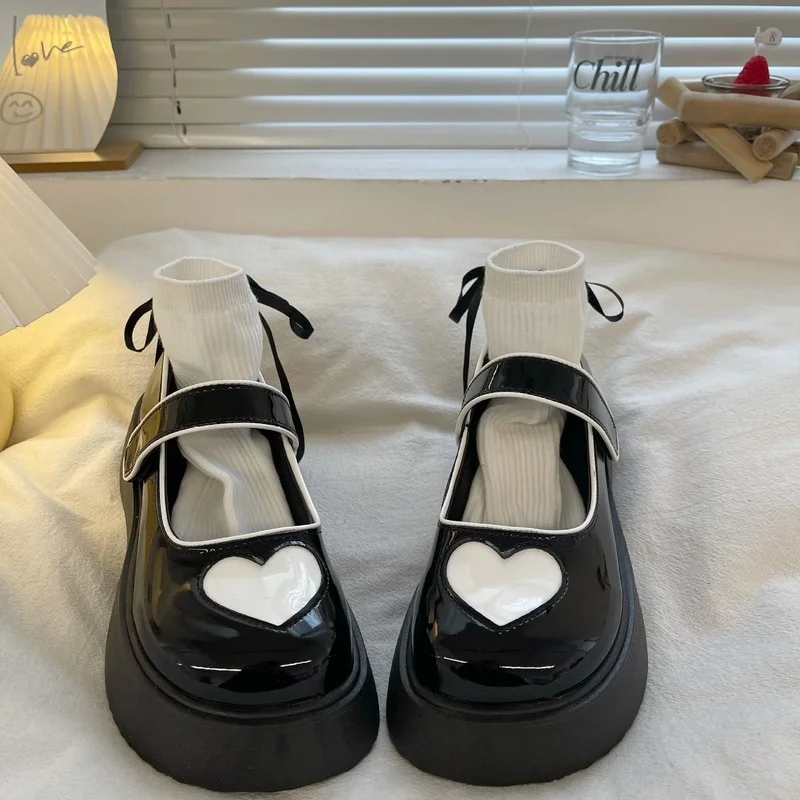 

Black Sponge Cake Small Leather Shoes Women 2022 Spring New Light Fashion Single Shoes Casual Rhinestone All-match Women's Shoes