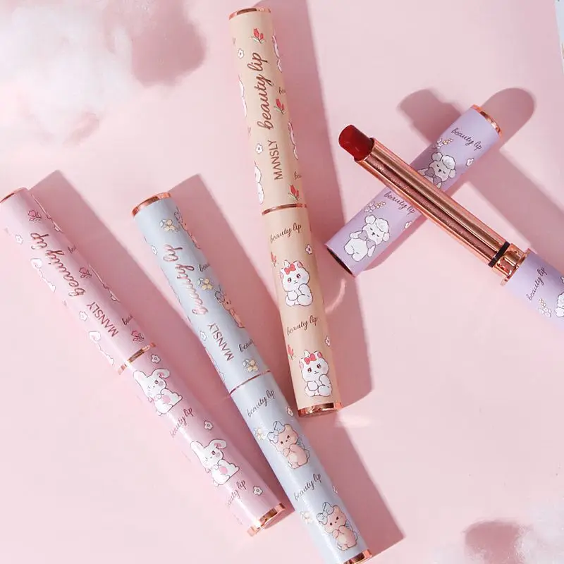 Увлажняющая губная помада ягодного цвета гладкий бархат легкая в нанесении