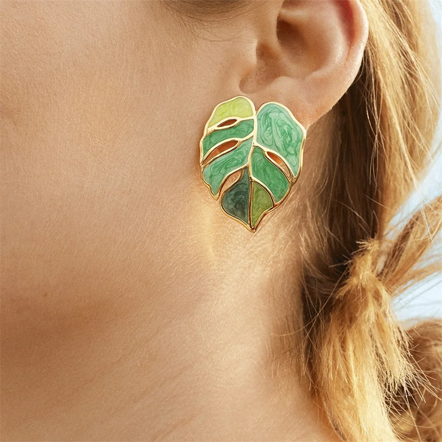 

New cute Enamel Green ainbow Leaf Pendant Earrings for Women Gold Color Huggies Hoop Earrings Girls Jewelry Fashion Wholesale