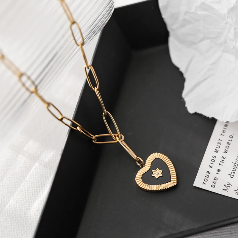 

French Naive Romantic Style Necklace For Women Vintage Tiny Heart Pendant Clavicle Chain Simple Hot Sale Chokers Fashion Jewelry