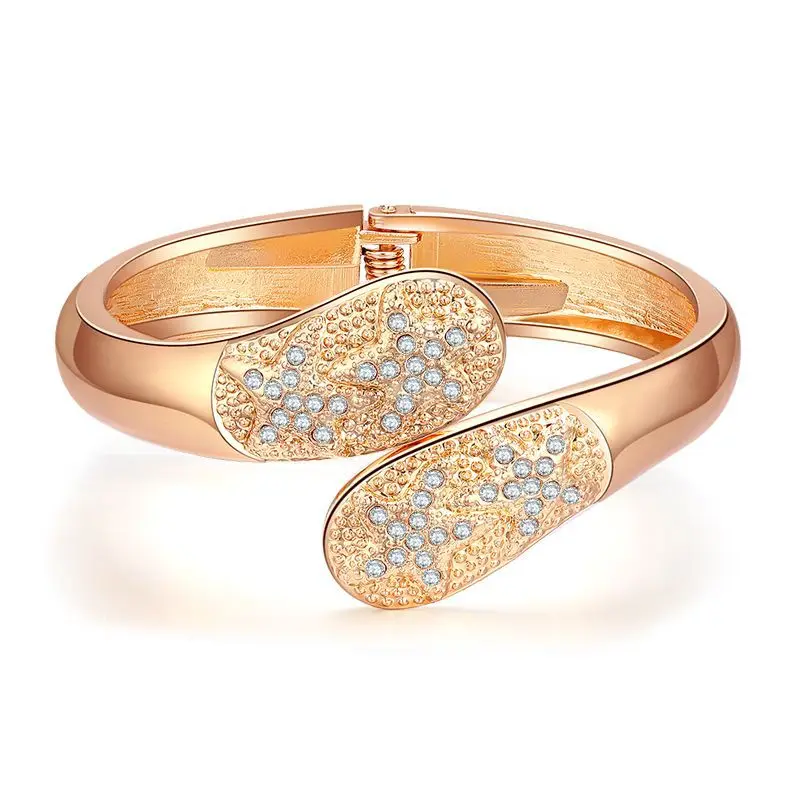 

2022 New Fashion Diamond Spring Open Bracelet Pentagram Design Symmetrical Metal Bracelet for Women Jewelry