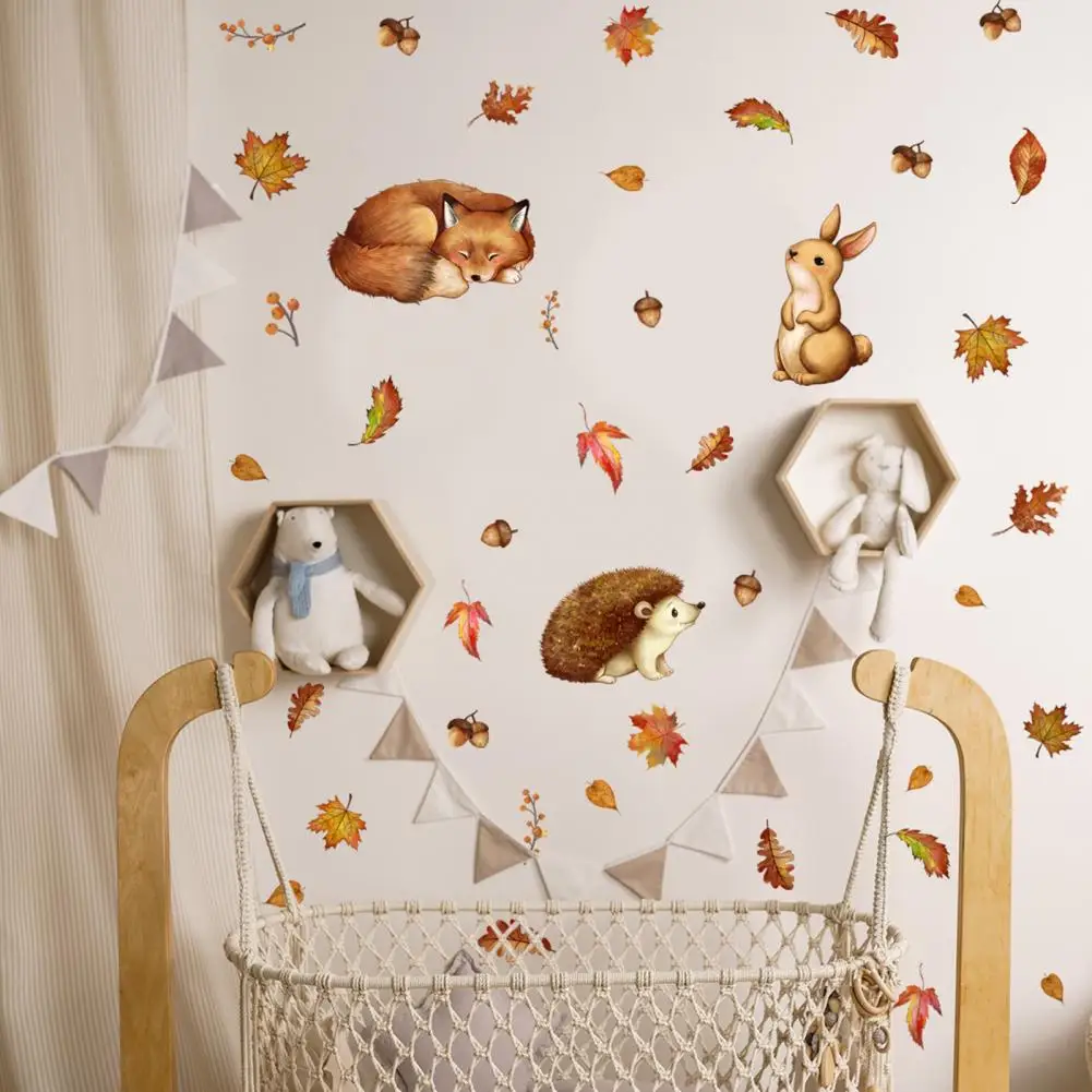 Наклейки на стену с рисунком животных ежик лиса кролик кленовые листья