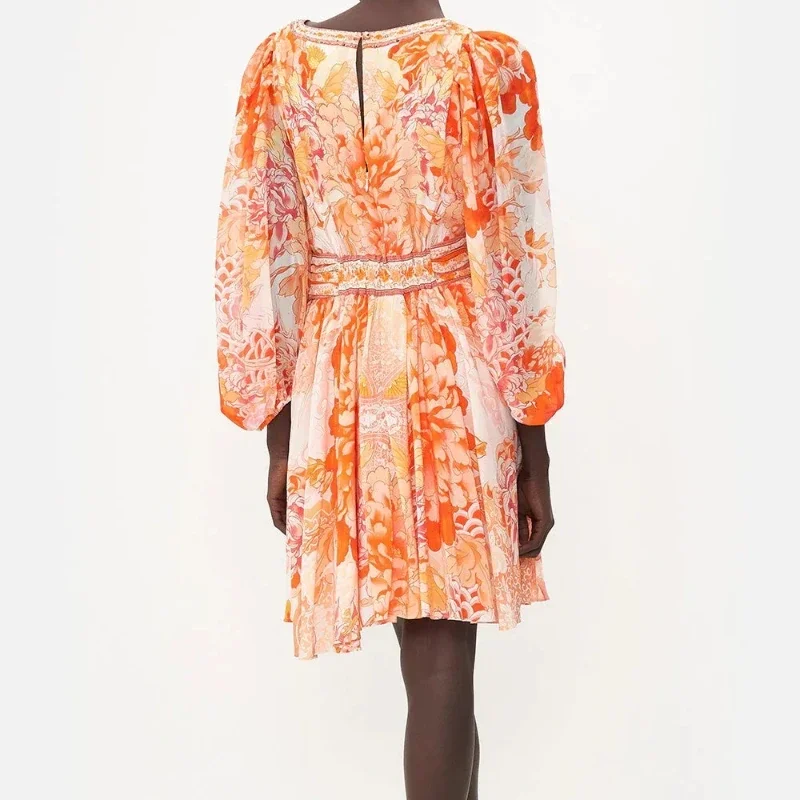 Женское шелковое мини-платье с цветочным принтом оранжевое элегантное платье