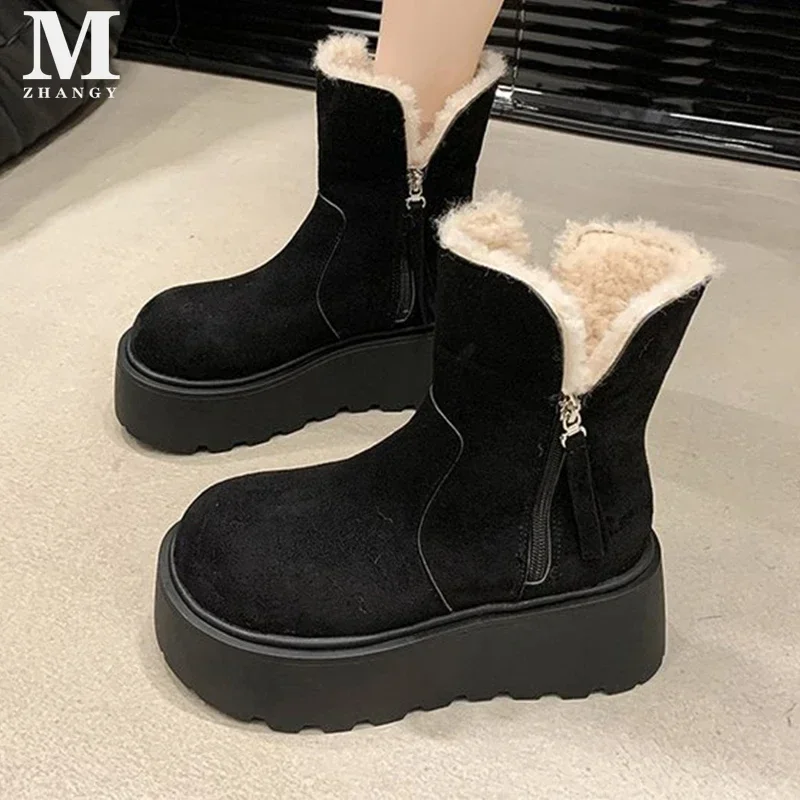 Замшевые женские ботильоны на меху платформе
