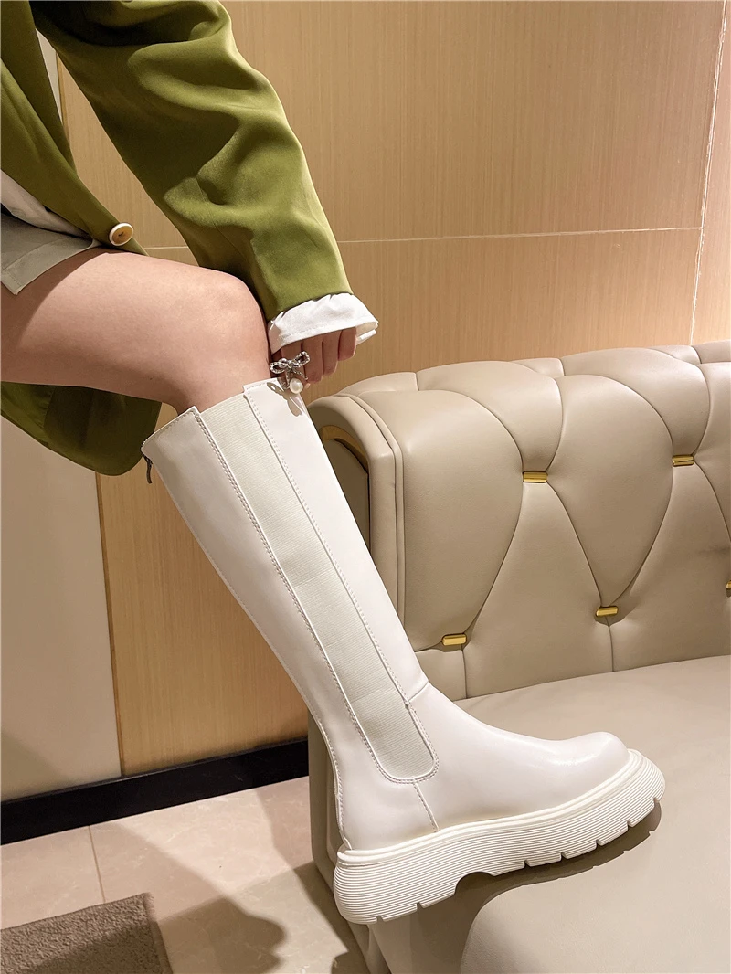 Легкие резиновые сапоги на толстой подошве с молнией сзади популярные для