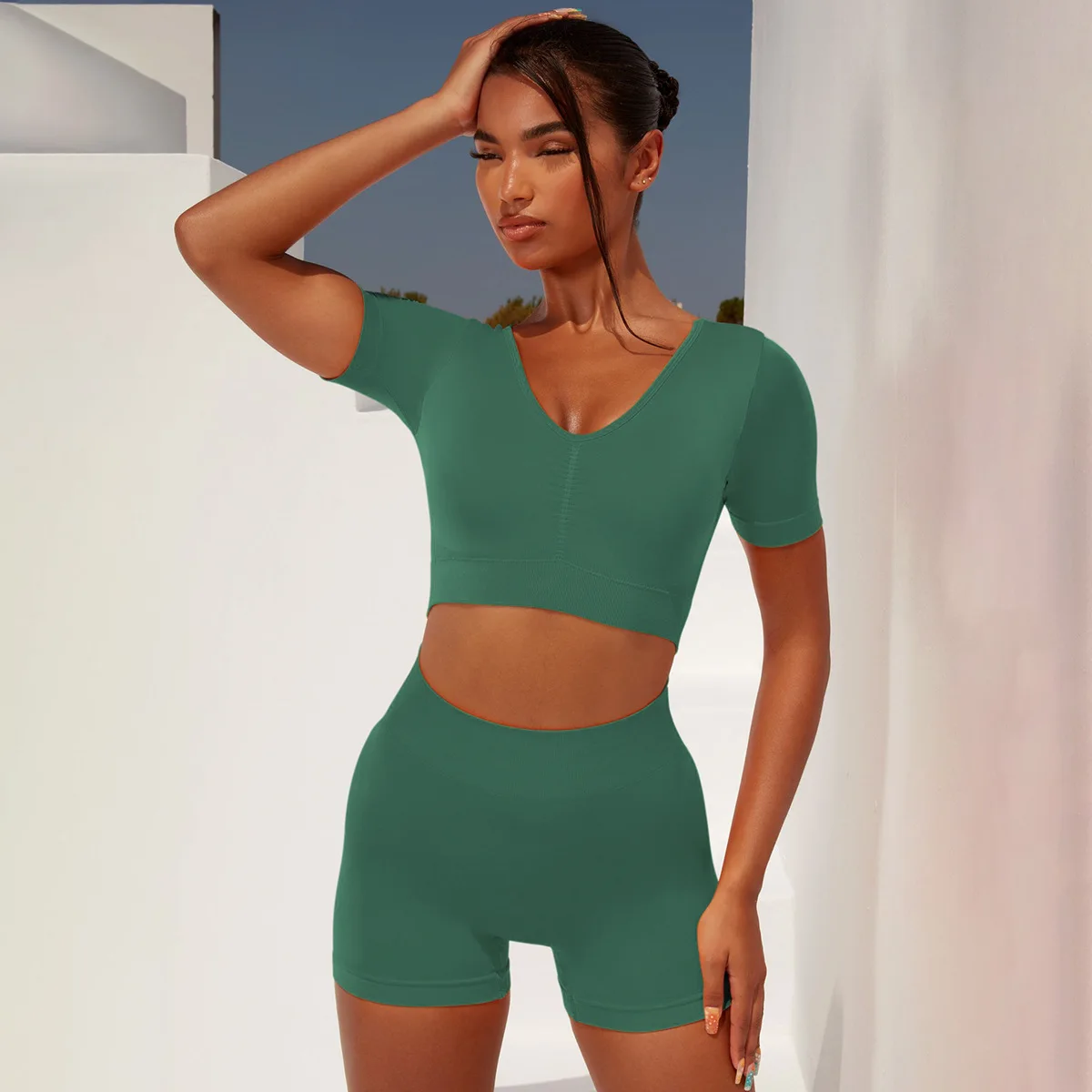 

Бесшовный укороченный топ для йоги, сексуальный топ для фитнеса с V-образным вырезом, рубашка с коротким рукавом, быстросохнущие шорты для й...