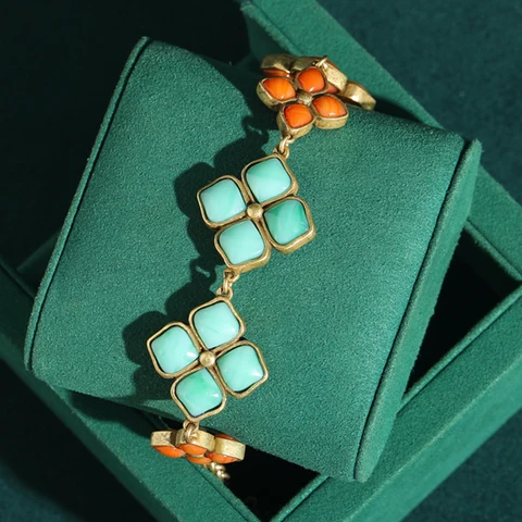 LOVE GREEN LIVE GREEN Винтажный браслет-подвеска с желе и клевером, красный, синий