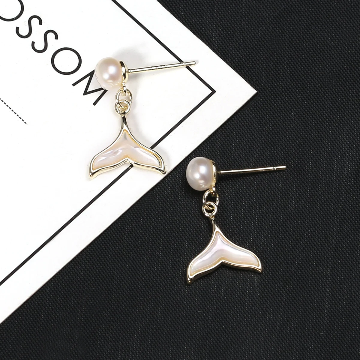 

Natural White Pearl Stud Earrings Gold Plated Dolphin Tail Drop Earring for Women Reiki Healing Party Jewelry Gifts