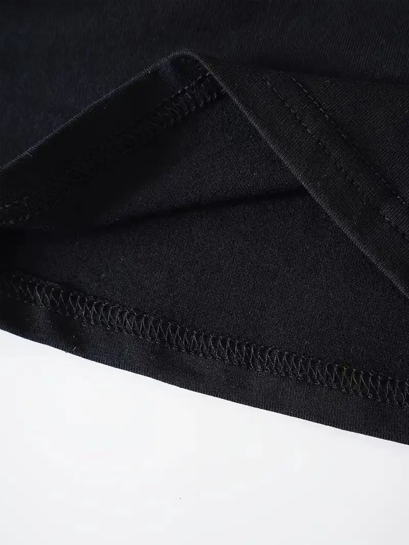 Женская футболка с коротким рукавом круглым вырезом и графическим принтом