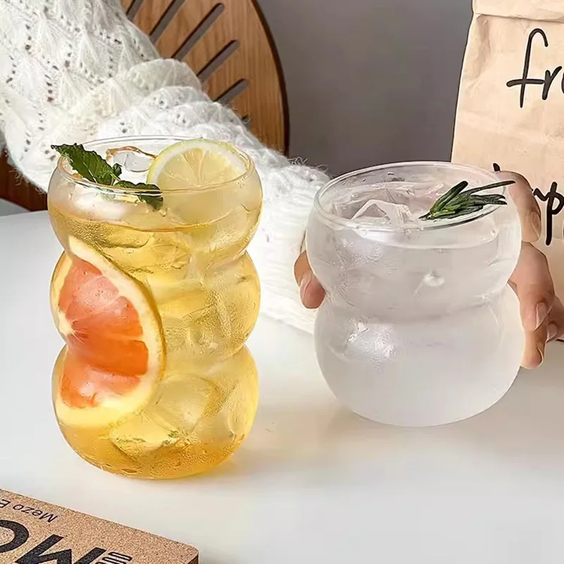 Стеклянная чашка из гофрированного стекла