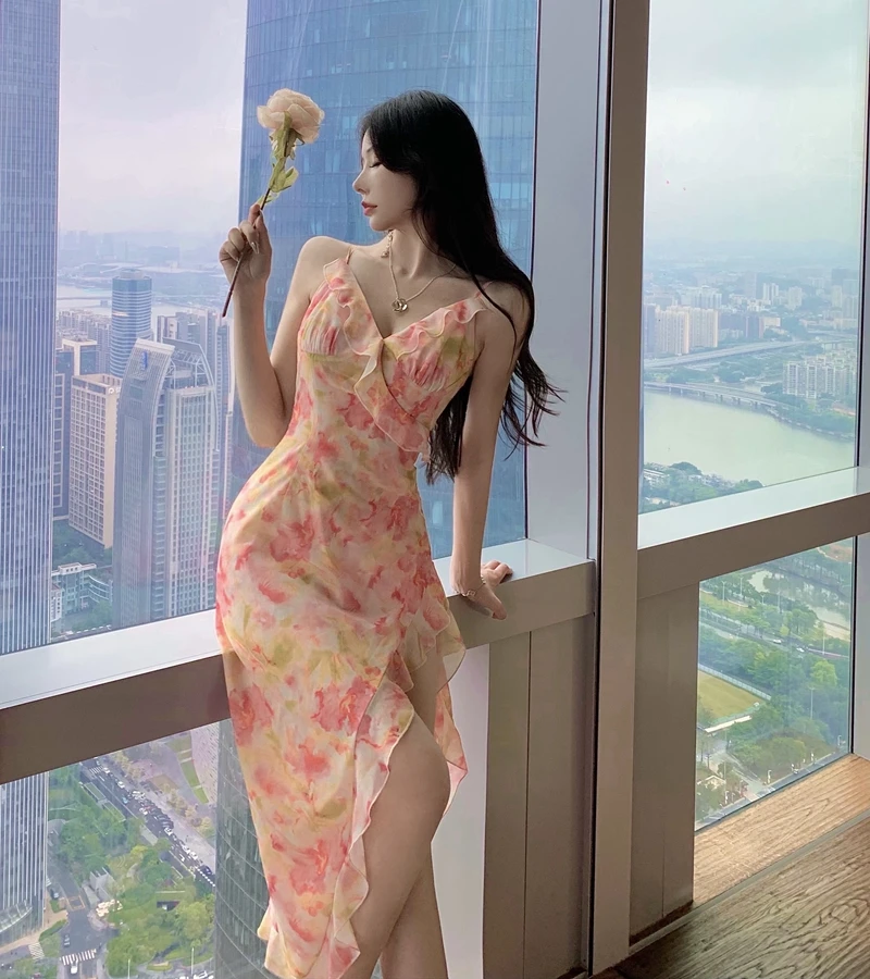 

Floral Dress Female 2022 Spring Summer French Romantic Sexy Printed V-Neck Suspender Skirt Waist Irregular Slit Long Skirt