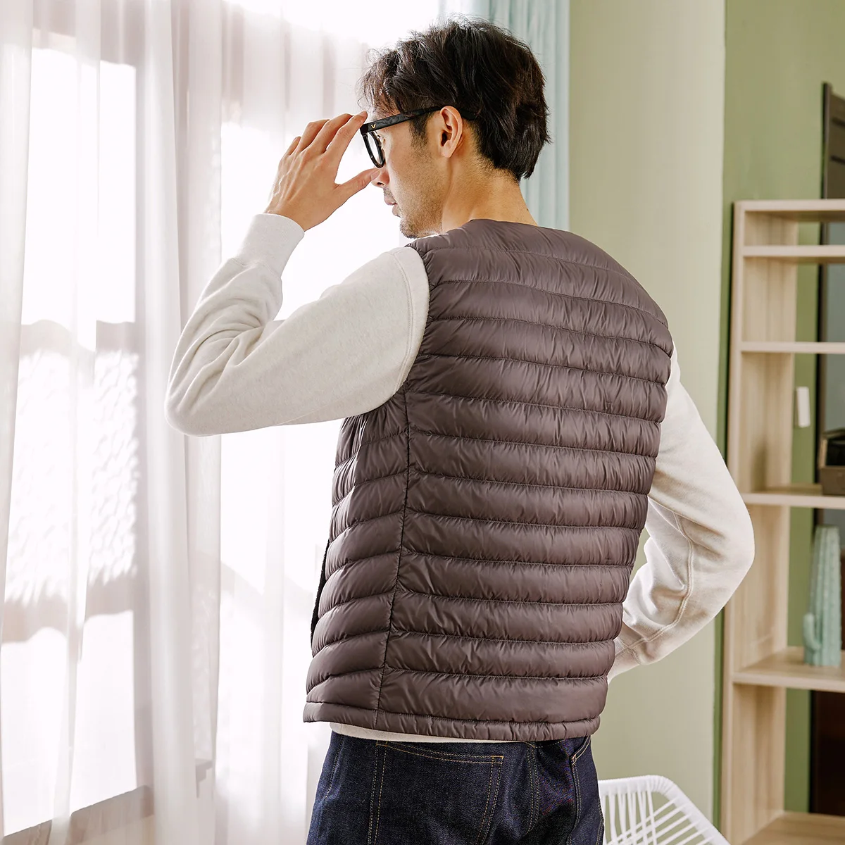TANBOER Filling Power 600+ Figure Flattering Winter Vest Solid  90% Duck Down Sleeveless Packable Jakcet TF216011