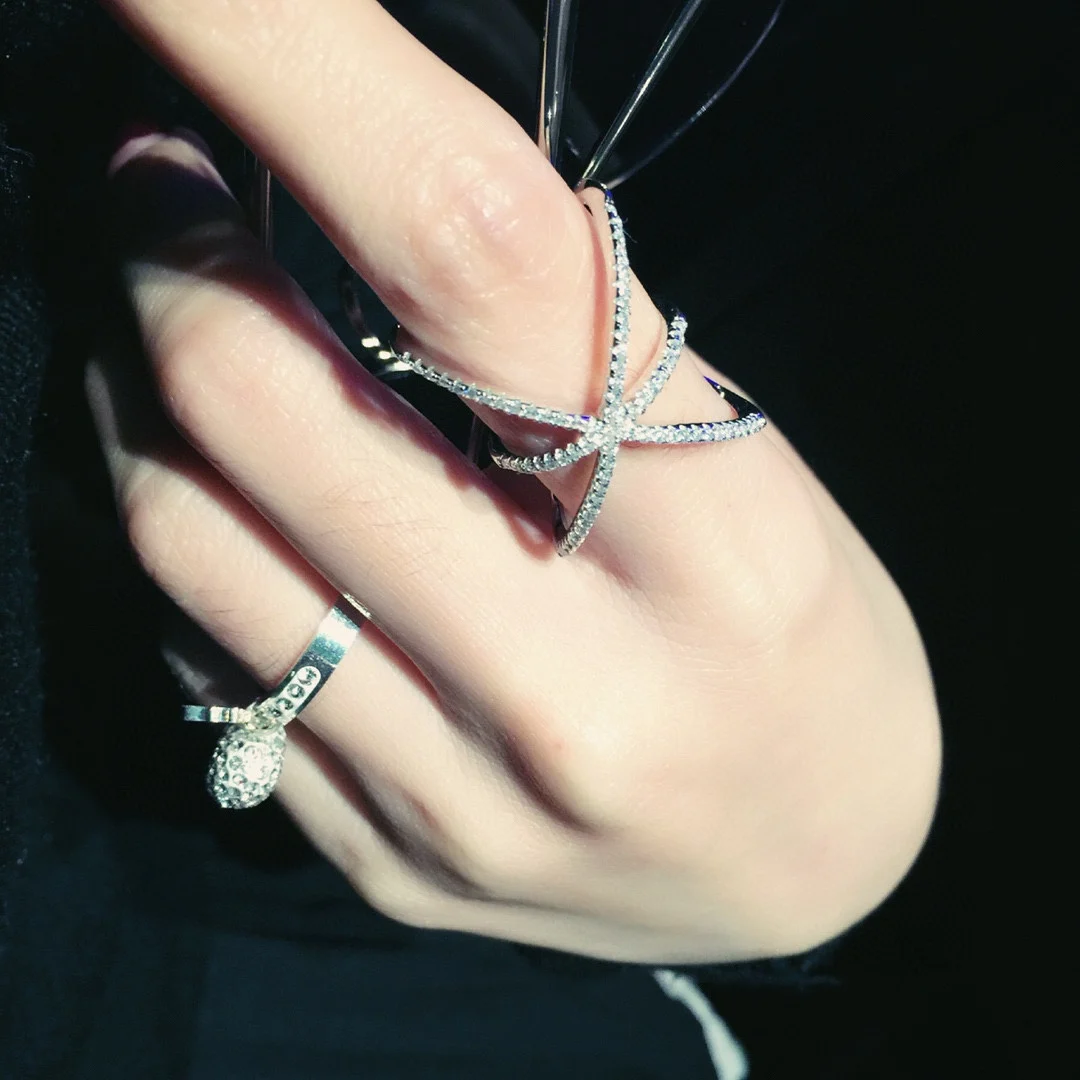 

Exquisite fashion French cross ring