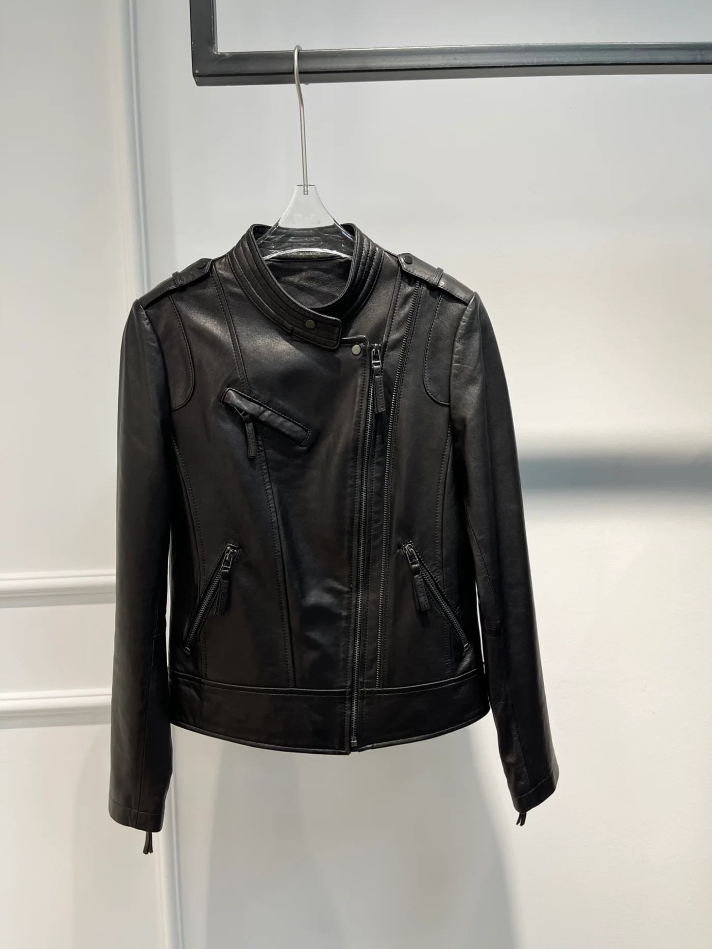 Women Sheepskin Black Leather Jacket Multi Zipper Design 2022 Hot Sale Moto Biker Fashion Women Coat