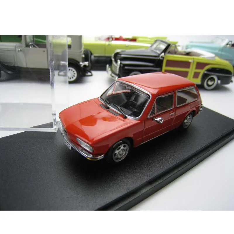 

Модель классического автомобиля из Бразилии в масштабе 1:43, игрушечный ретро-автомобиль из литого сплава, коллекционная демонстрационная д...
