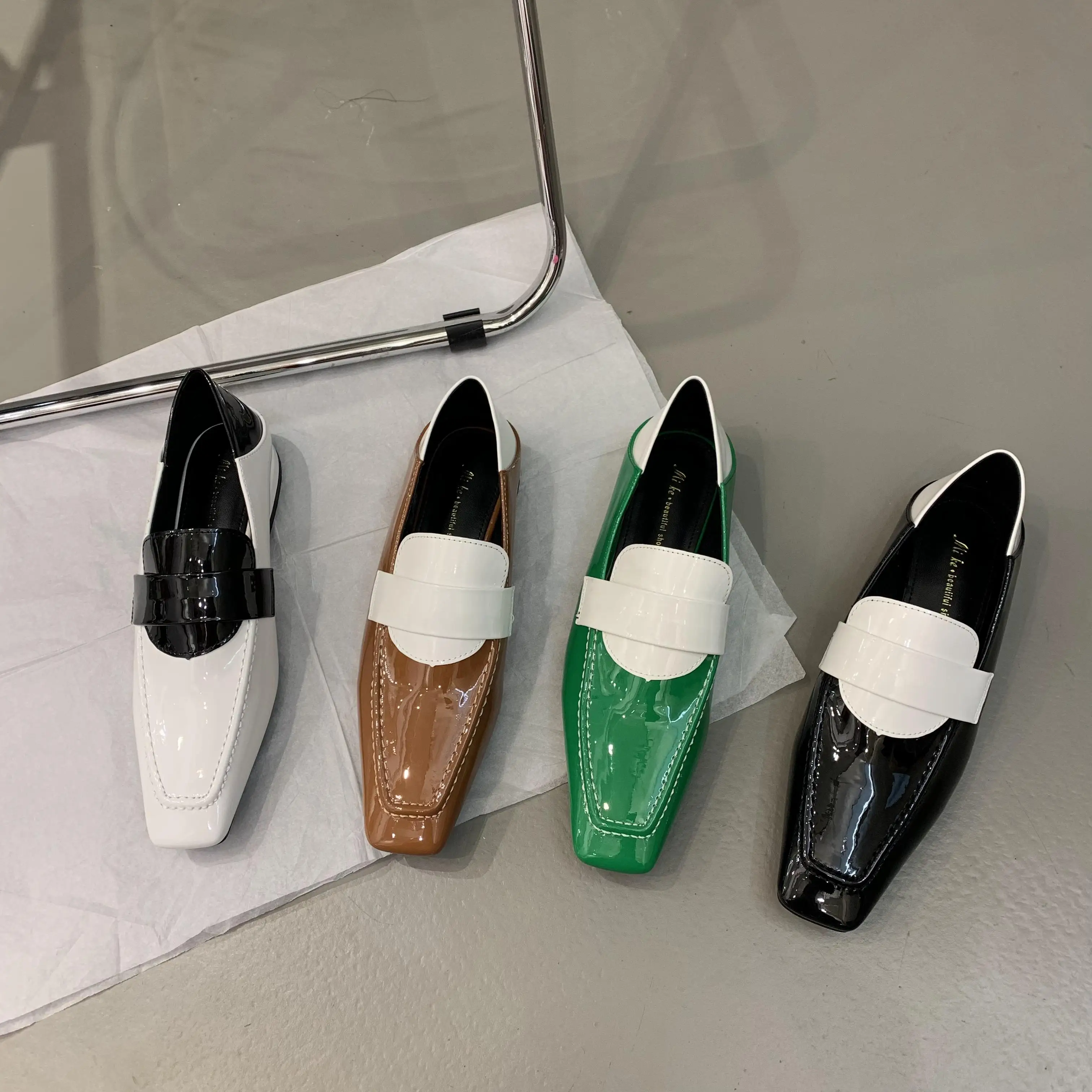 

Туфли женские удобные и элегантные, оксфорды, повседневная обувь в британском стиле, с квадратным носком, с открытым носком, лакированная ко...