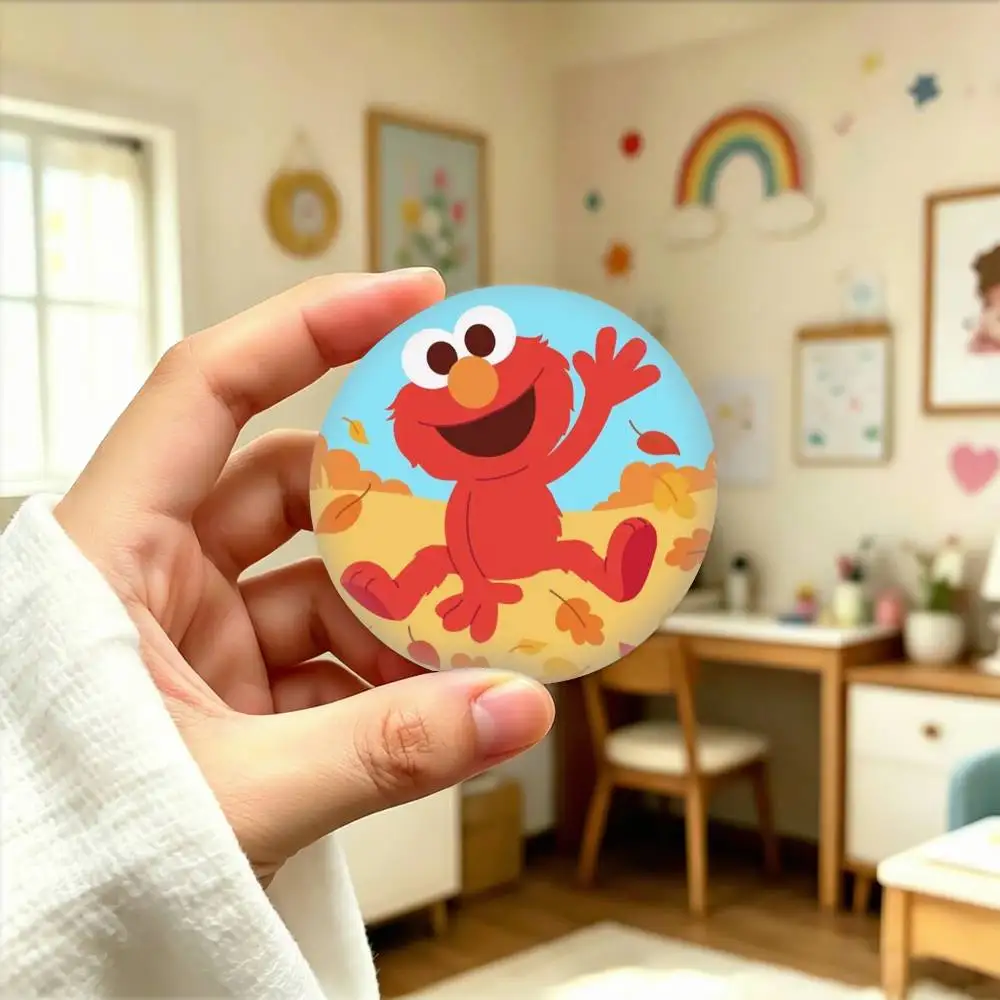 Фото Милые мультяшные значки E-Elmo 25, 32, 44, 58, 75 мм, персонализированные круглые броши-пины, аксессуар, подарок №3