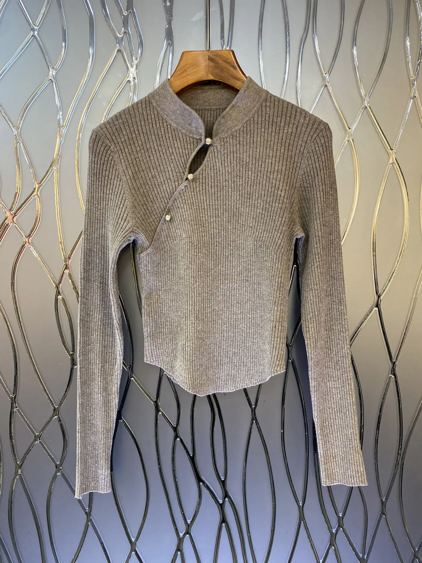 

New knit waist version of the cut stylish and relaxed