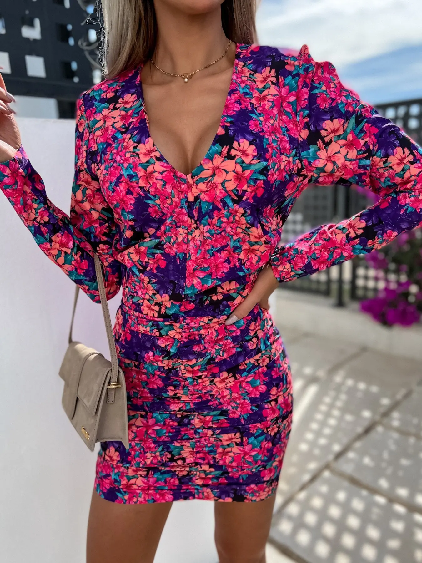 

Long Sleeve V-neck Print Pack Hip Gathered Body Dress