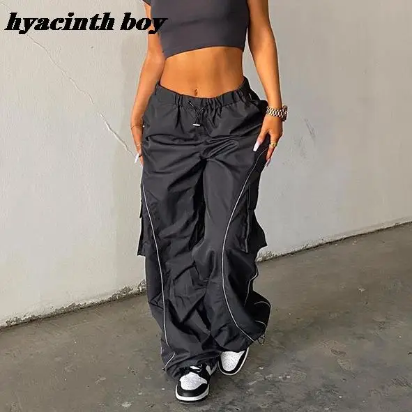 

Брюки-карго женские спортивные со шнуровкой и полосками по бокам