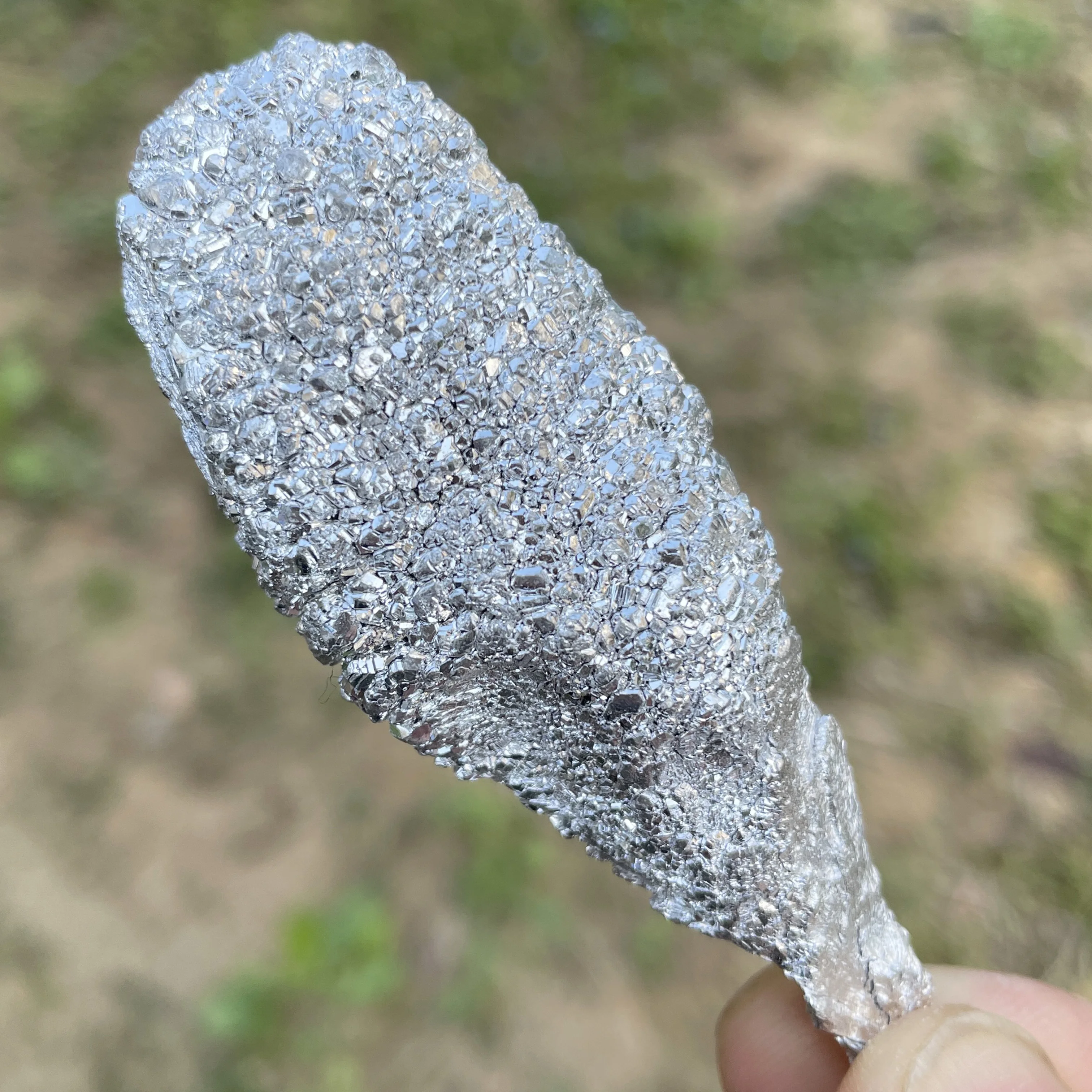 

Серебристая магниевая руда