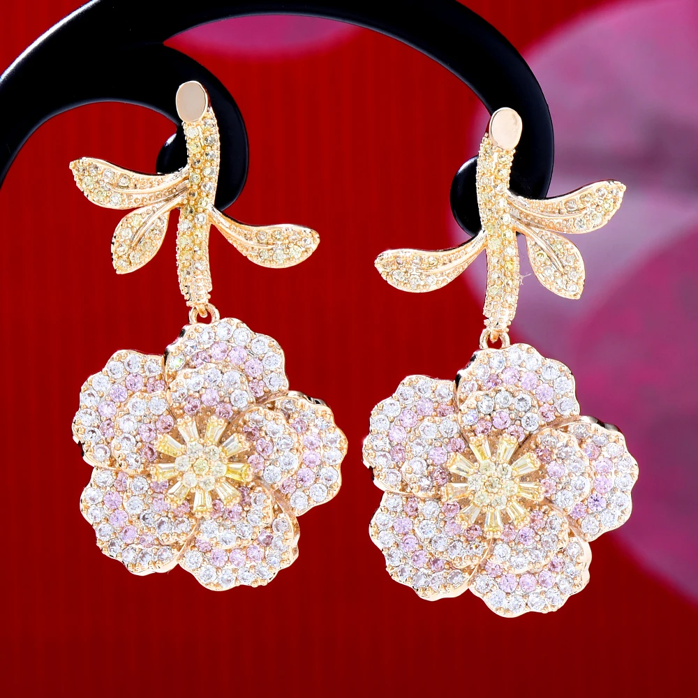 

Soramoore Boho Charm Ins Style Cute Flower Pendant Earrings for Women Bridal Wedding Party Be Original Lady Girl Gift Jewelry