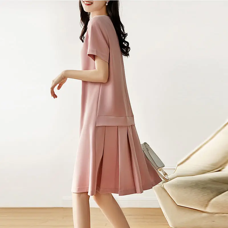 

Fashion Elegant Rhinestone Round Collar Back Pleated Pleated Slim Straight Skirt Female 2023 Summer Loose Short -sleeved Dresses