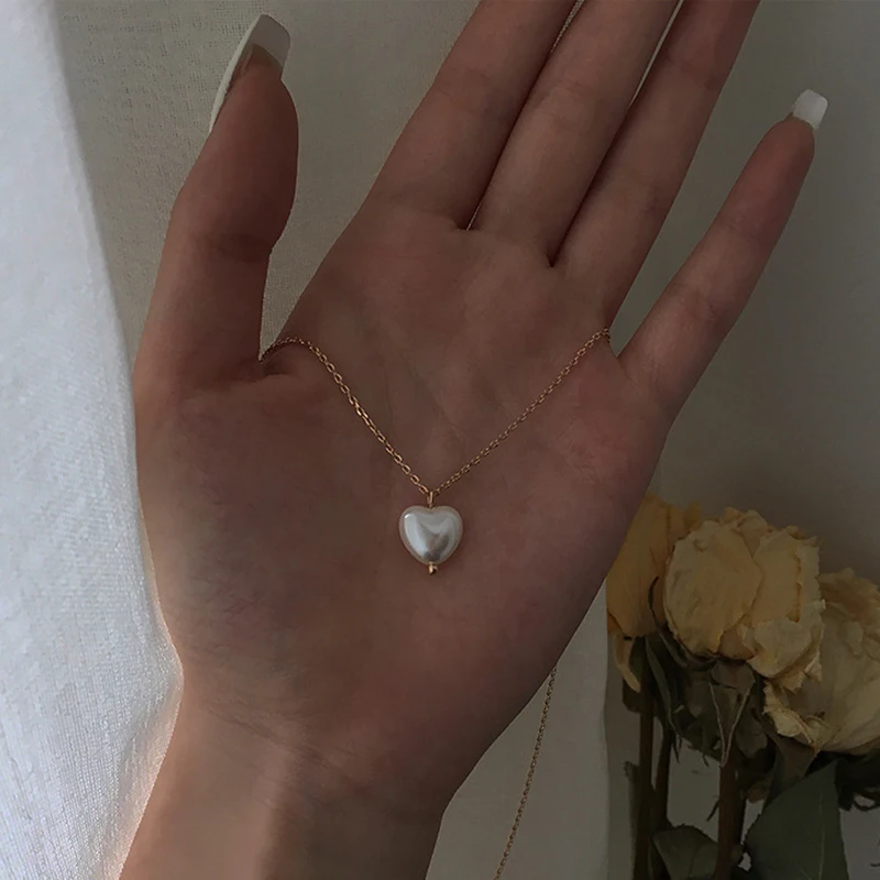 

2022 New Fashion Sweet Girls Elegant Pearl Heart Pendant Necklace For Women Students Party Choker Jewelry Chain Gifts Wholesale