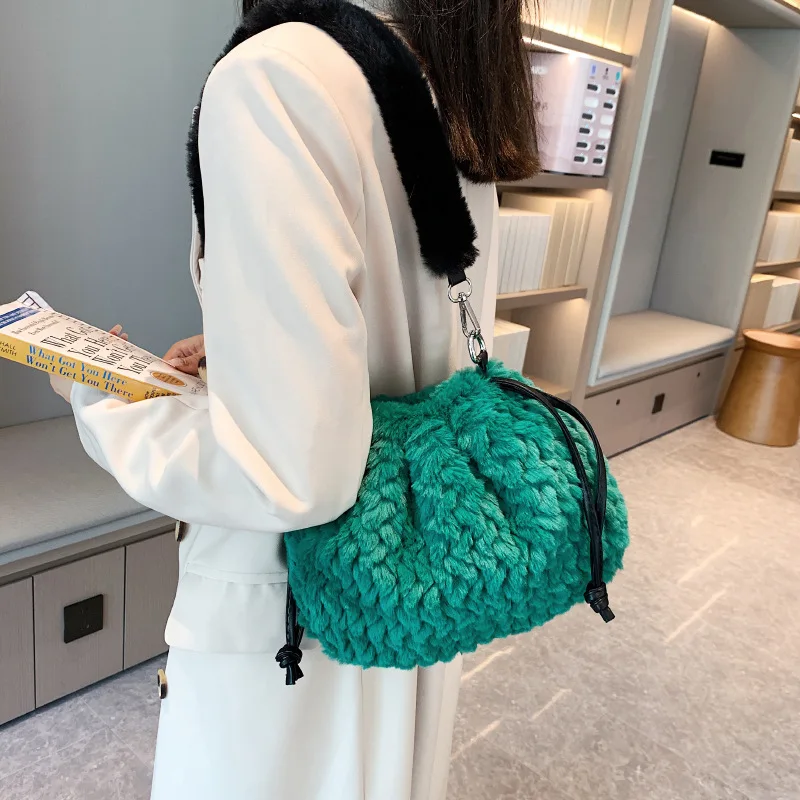 

Soft Faux Fur Shoulder Bags For Women Ladies Plush Hand Bags Clutch Purse Winter Bucket Bags Bolsa Feminina Designers Bolsa
