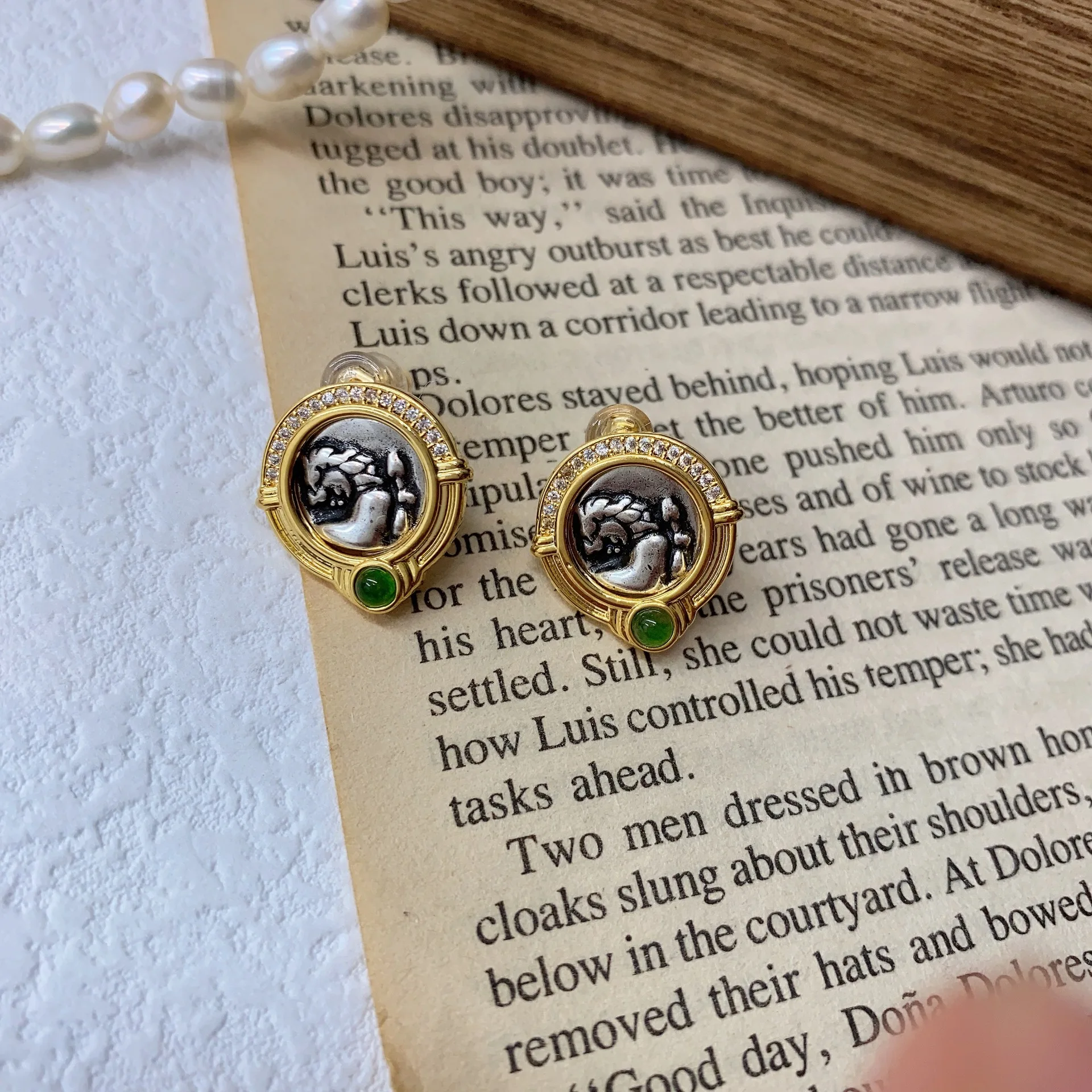 

Camellia Drop shaped portrait ear ornaments ear hanging ear studs Earrings