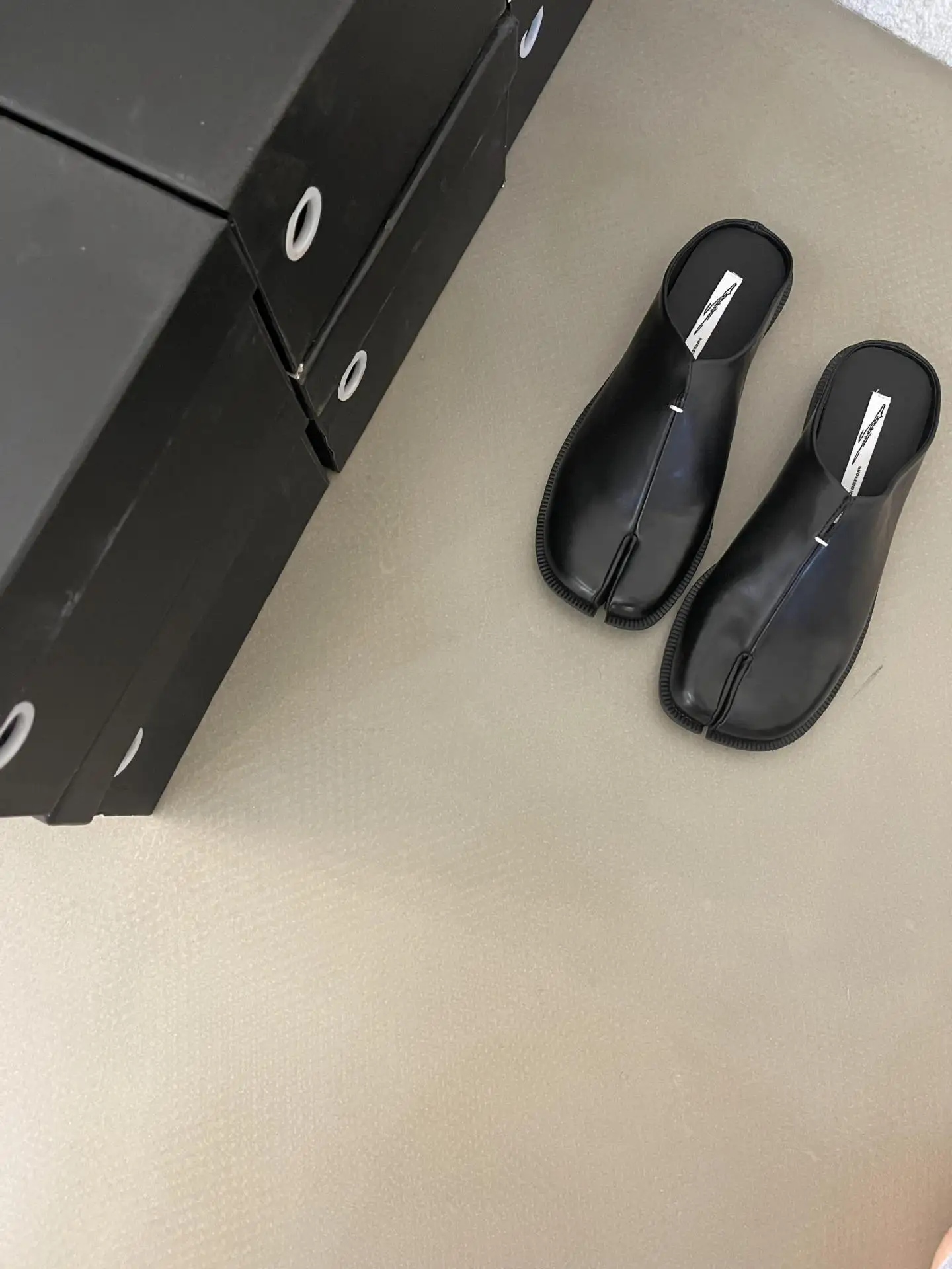 Женские тапочки с раздельным носком цвет в ассортименте