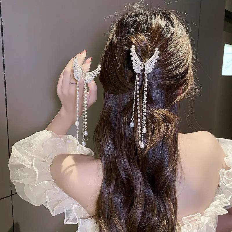 

Rhinestone Angel Wing Hair Claw Clips Women Shiny Crystal Elegant Tassel Butterfly Hairpin Headdress Barrettes Hair Accessories