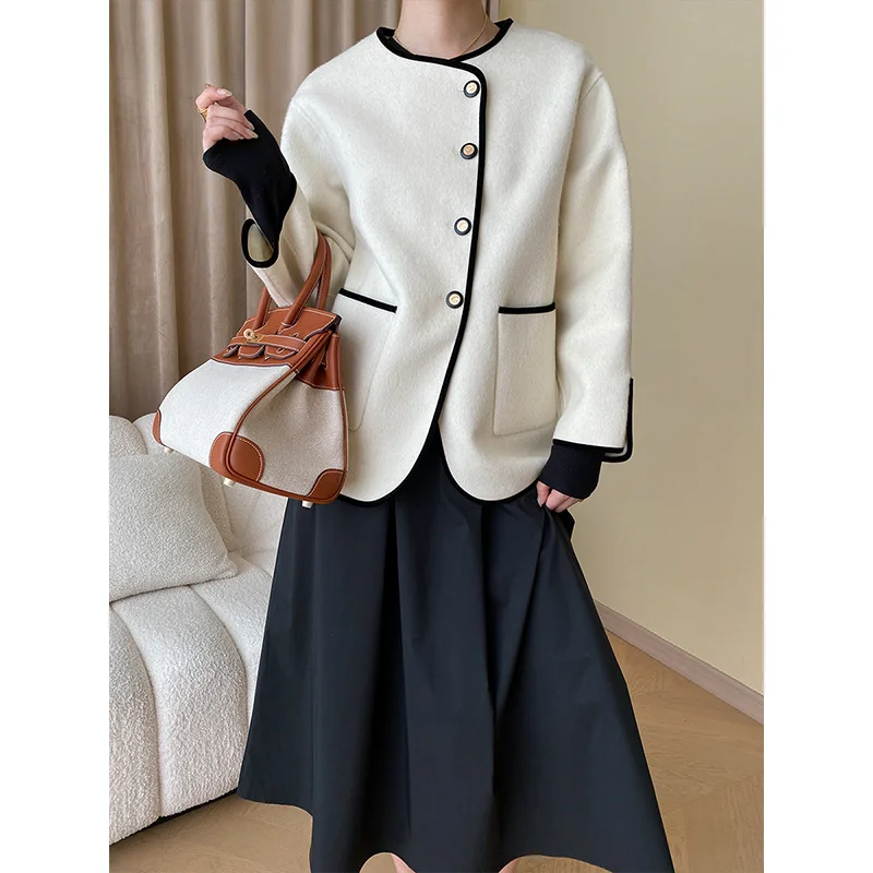 Рисунок 5 - Двустороннее шерстяное пальто контрастной