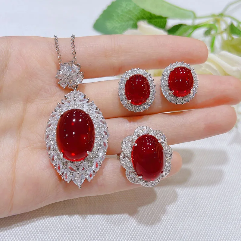

Женский комплект из колье и серёг, из серебра 925 пробы