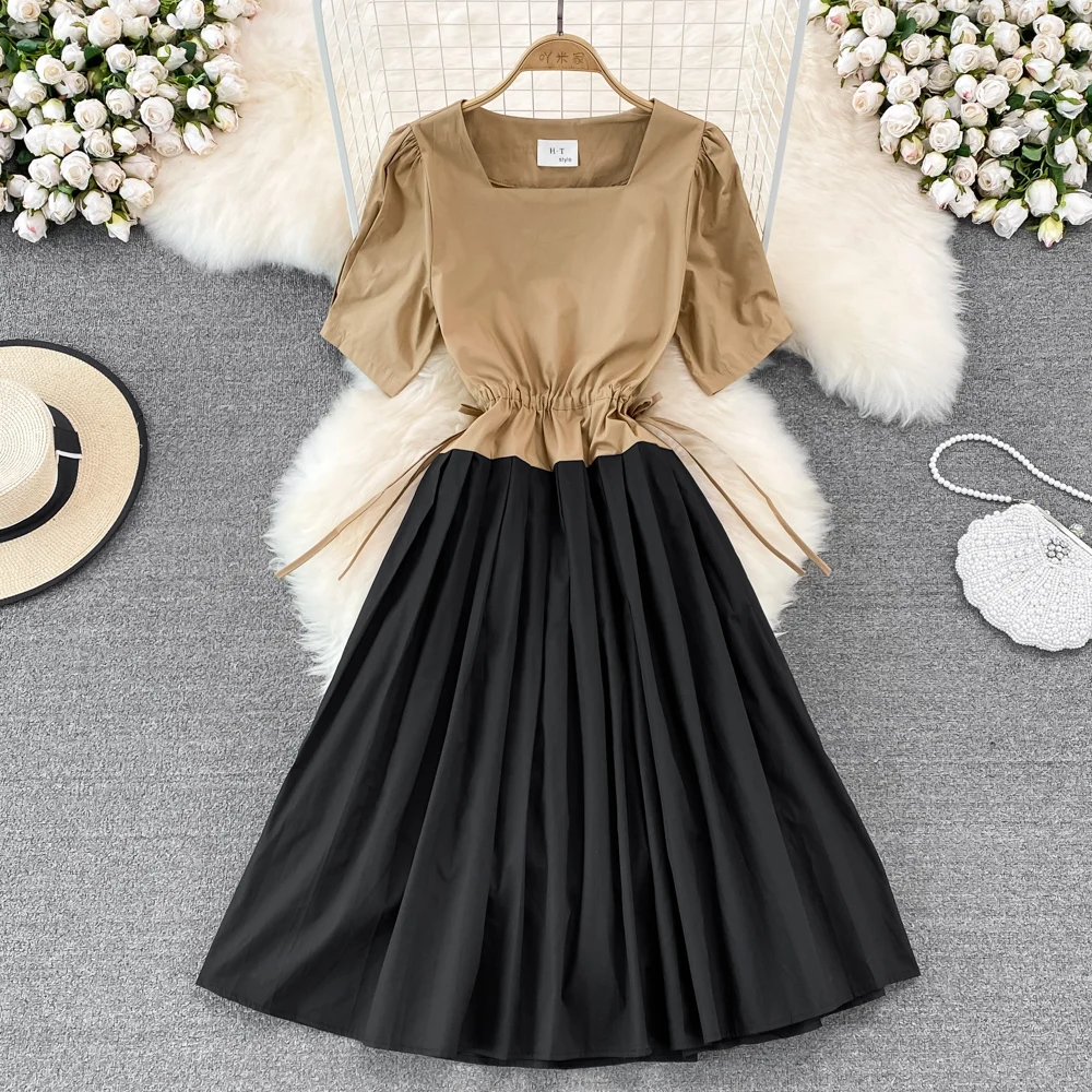 

Летнее пышное платье из двух предметов в стиле французского ретро с короткими рукавами и тонким квадратным воротником средней длины