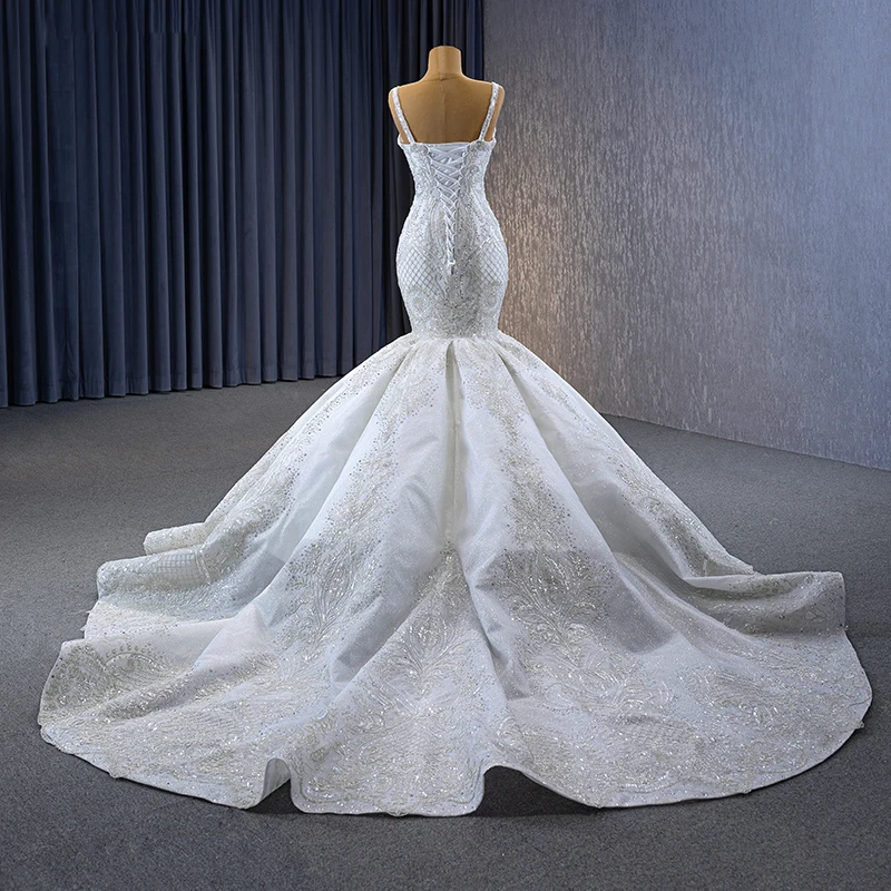 Рисунок 2 - Изысканные свадебные платья из