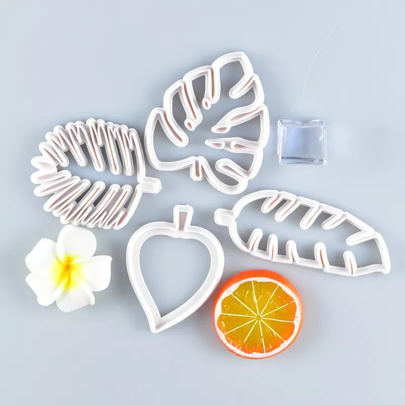 

NEW2022 4Pcs/Set Tropical Leaves Mold Reusable Cake Decoration DIY Baking Tool White Kitchen Cutter Molds Plastic 3D Handmade Mo