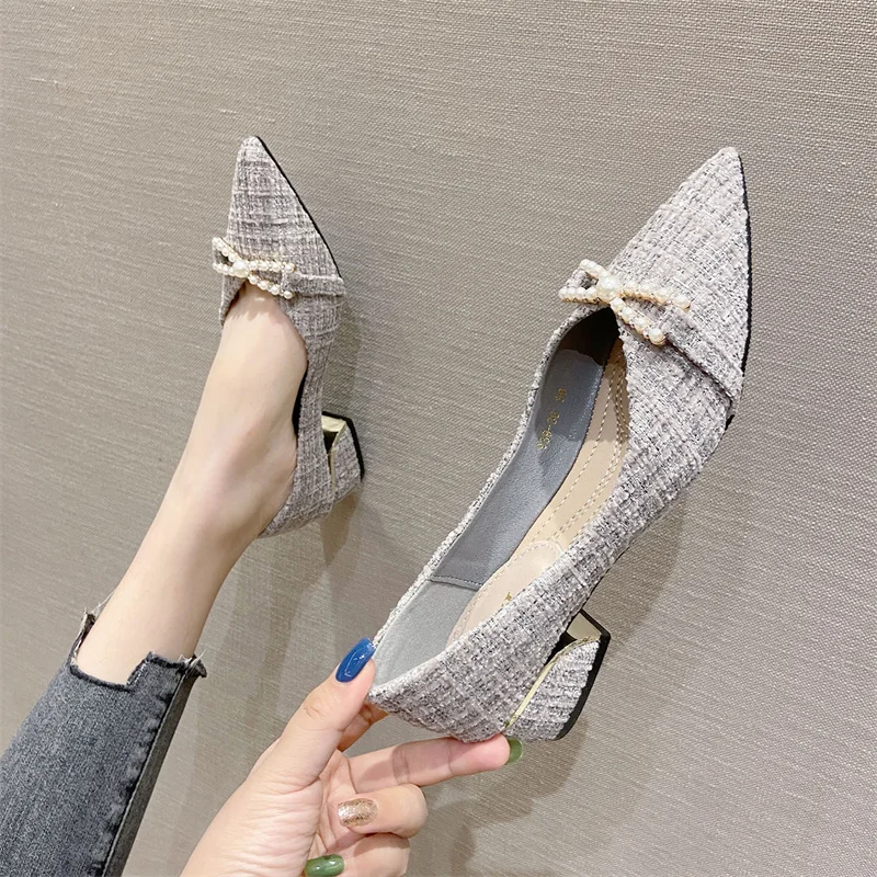 

Classic Bridal Wedding Shoes Women String Bead Pump Pointed Toe Slip-On Thick Heels
