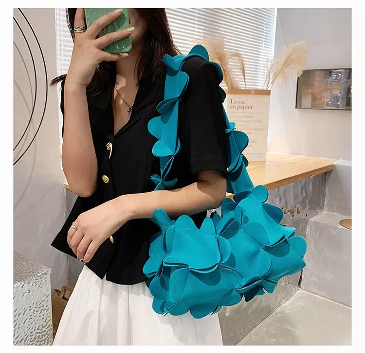 

Women Tote Shopping Shoulder Big Capacity Pockets Girl Messenger Bag Travel Beach Bags Fashionable Casual Niche Cloud Bag