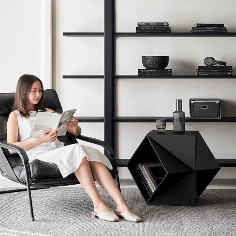 Полигедрический угловой стол североамериканский черный из орехового дерева