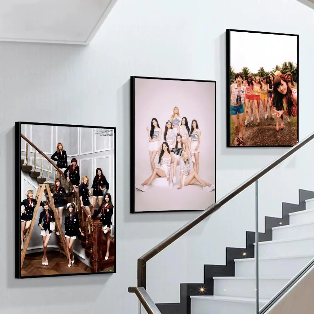 

Girls G-generation Poster Self-adhesive Art Poster Retro Kraft Paper Sticker DIY Room Bar Cafe Vintage Decorative Painting