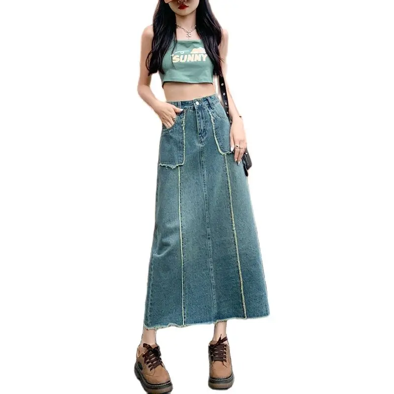 

Женская джинсовая юбка с завышенной талией, состаренная юбка с необработанным краем и накладным карманом