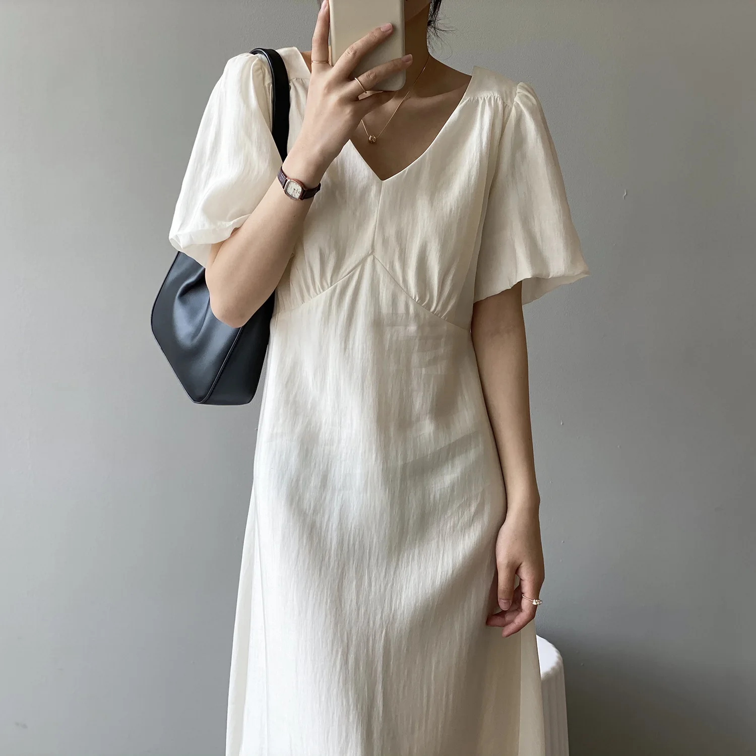 

V-neck Dress Female 2022 Summer New Style French Retro Pleated High Waist Puff Sleeve Midi Dress Party Clothing Women