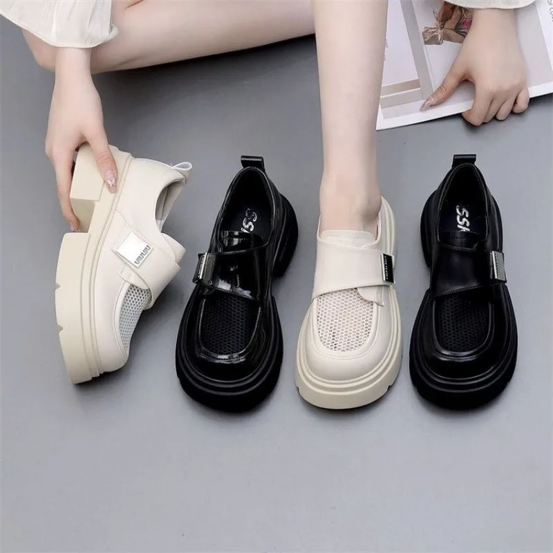 Новинка весна-осень 2024 Женские однотонные туфли на толстой подошве с