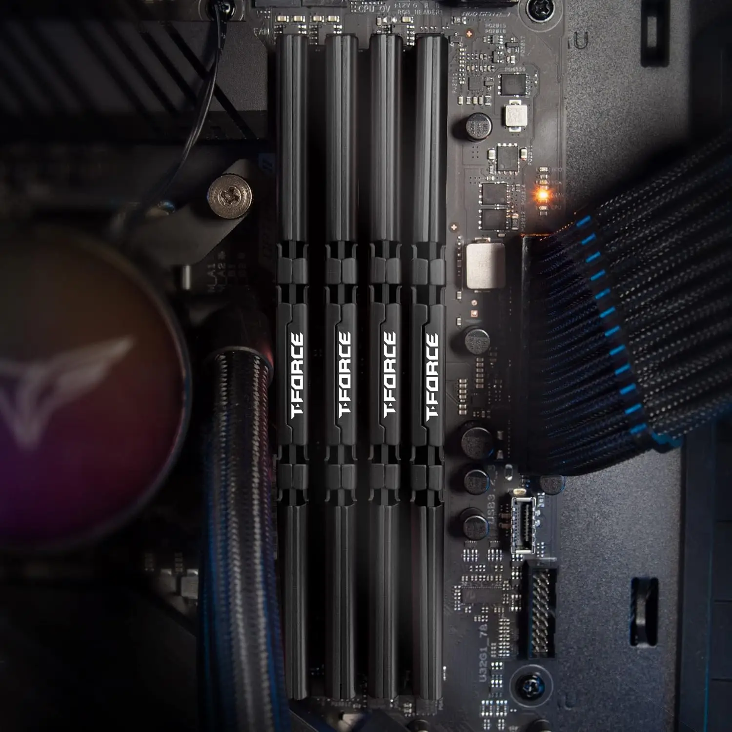 TEAMGROUP T-Force Vulcan Z DDR4 2x8 ГБ/2x16 ГБ 3200 МГц (PC4-25600) CL16 Модуль памяти для настольных ПК Ram